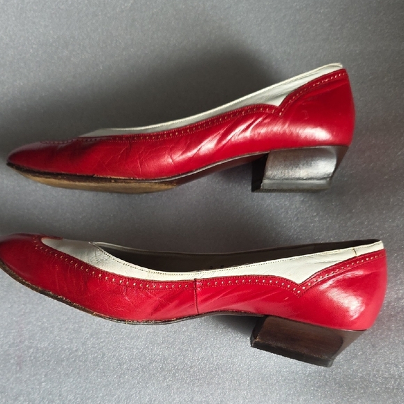 Bally Red and Cream Leather Scalloped Toe Ballet Flats - Picture 4 of 14